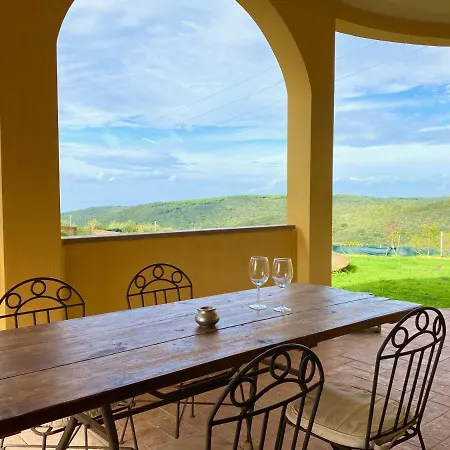 Vila Toscagialla San Vincenzo